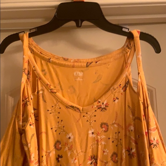 Flower Top - Picture 2 of 2